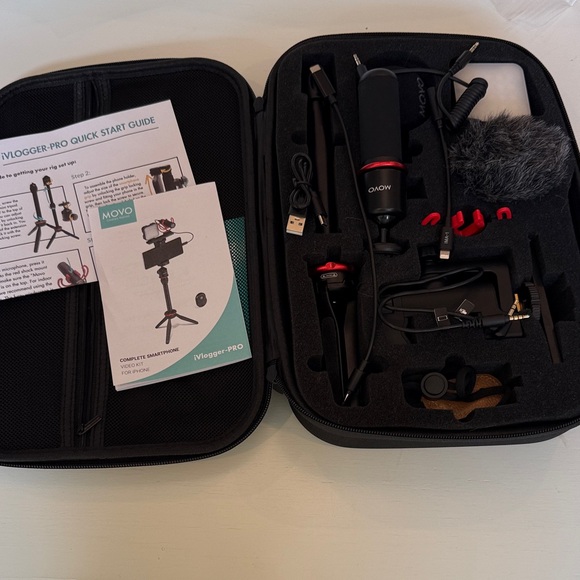 Movo iVlogger-PRO Vlogging Kit with Full Tripod for iPhone/Android - Picture 3 of 5